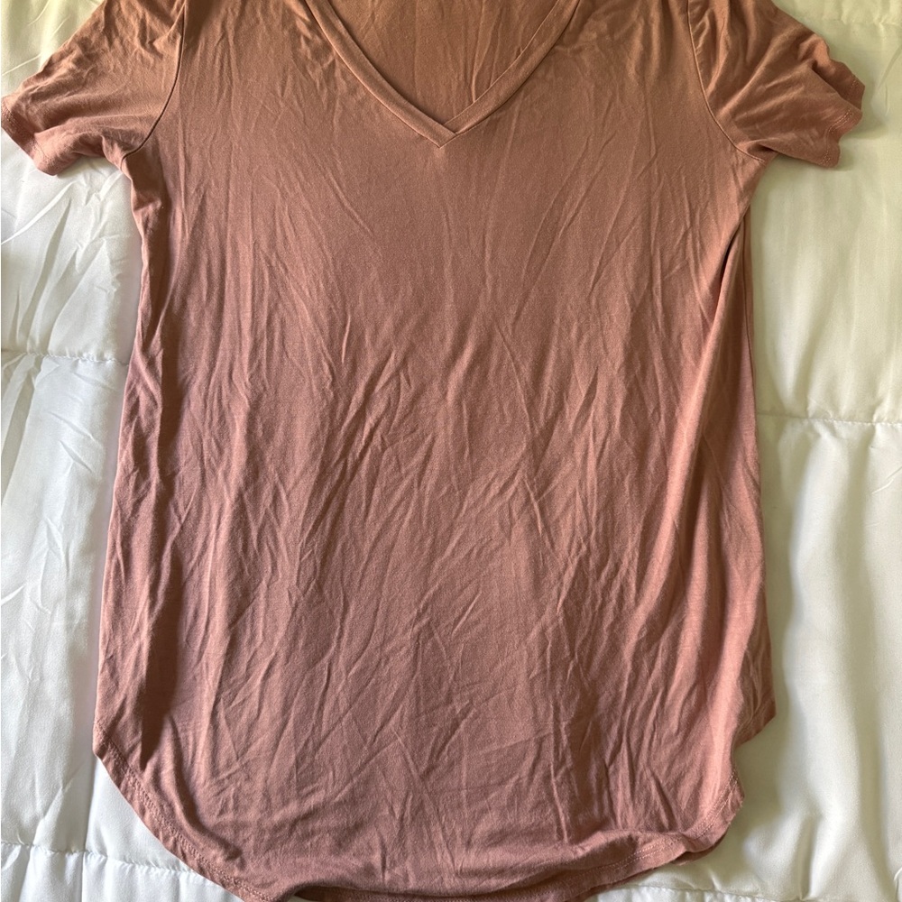 Carly Jean Los Angeles Mauve V-Neck Tee